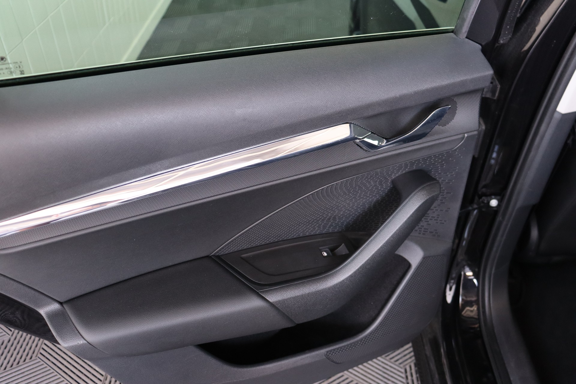 SKODA Octavia Combi 2.0 TDI DSG Style 4x4-image-16