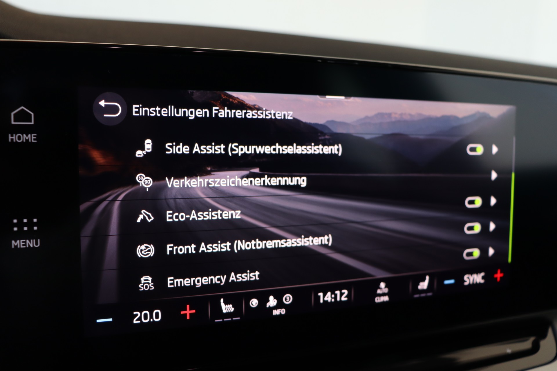 SKODA Octavia Combi 2.0 TDI DSG Style 4x4-image-21