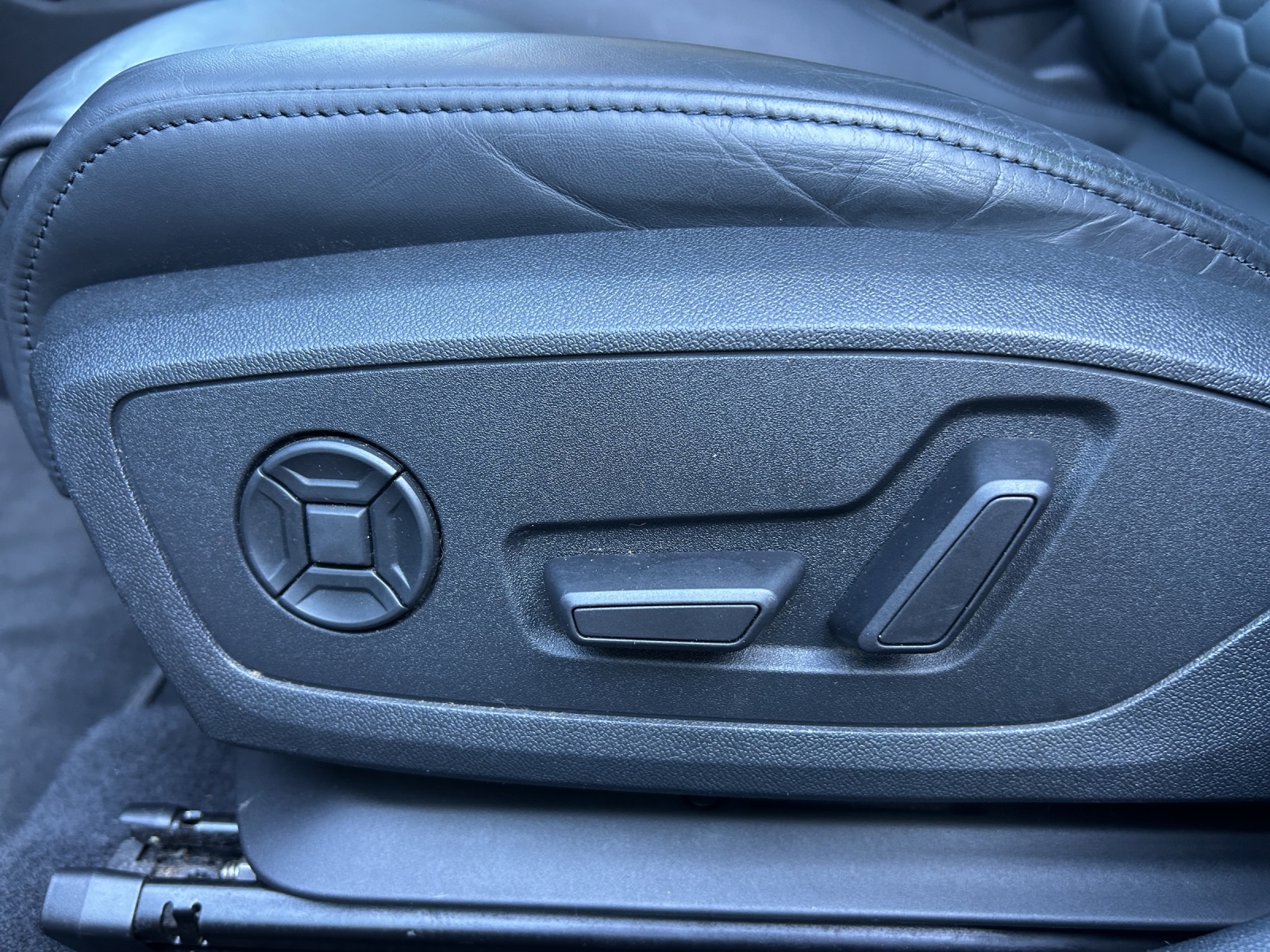 AUDI RS3 Sportback 2.5 TSI quattro S-tronic-image-18