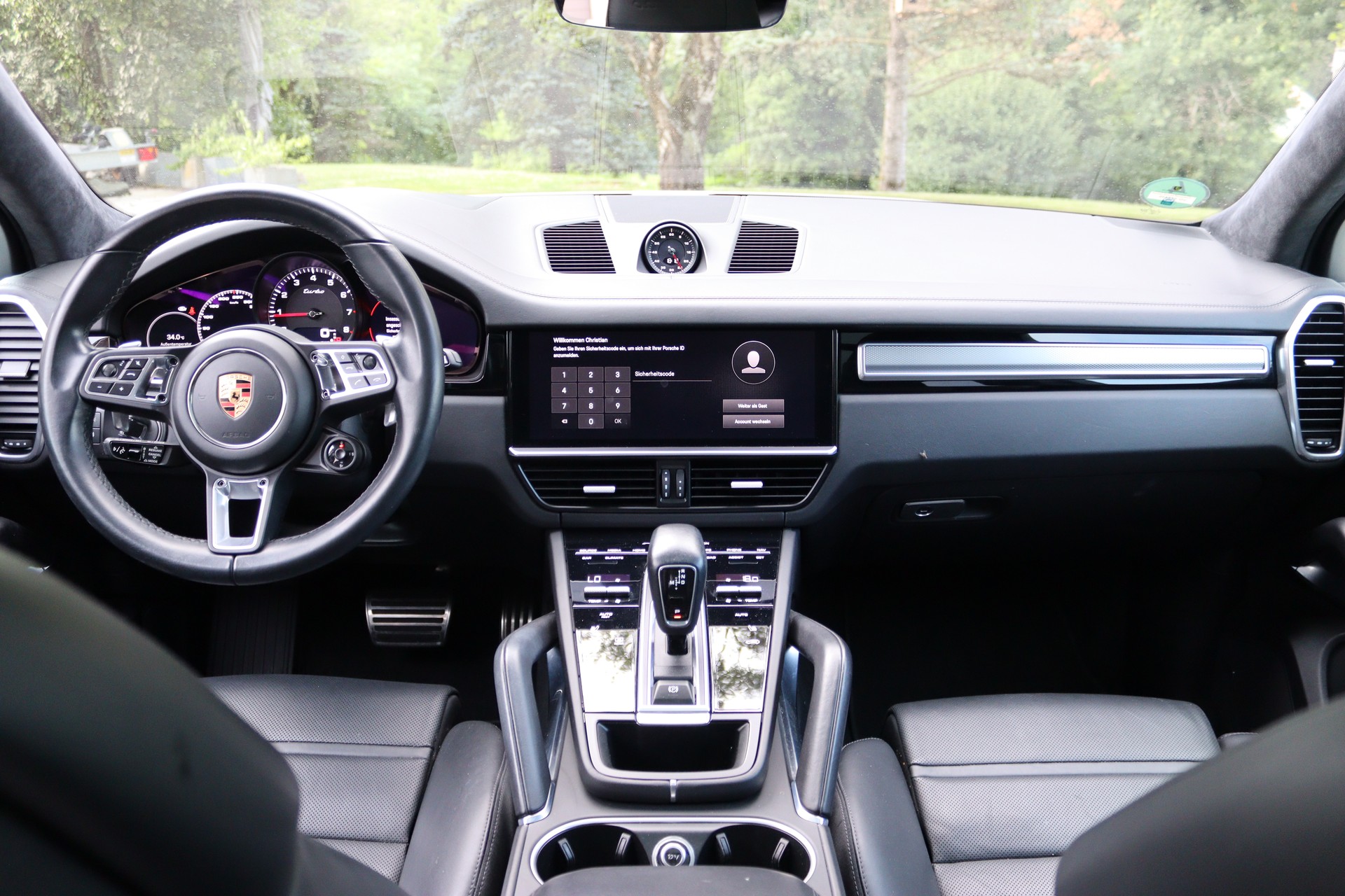 PORSCHE Cayenne Turbo-image-7
