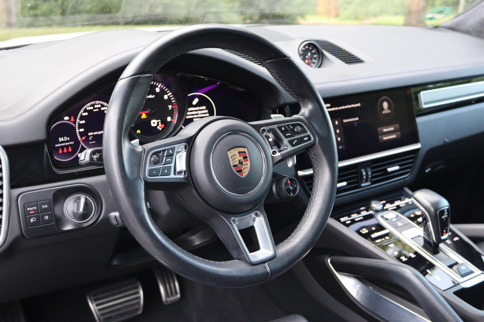 PORSCHE Cayenne Turbo-image-6