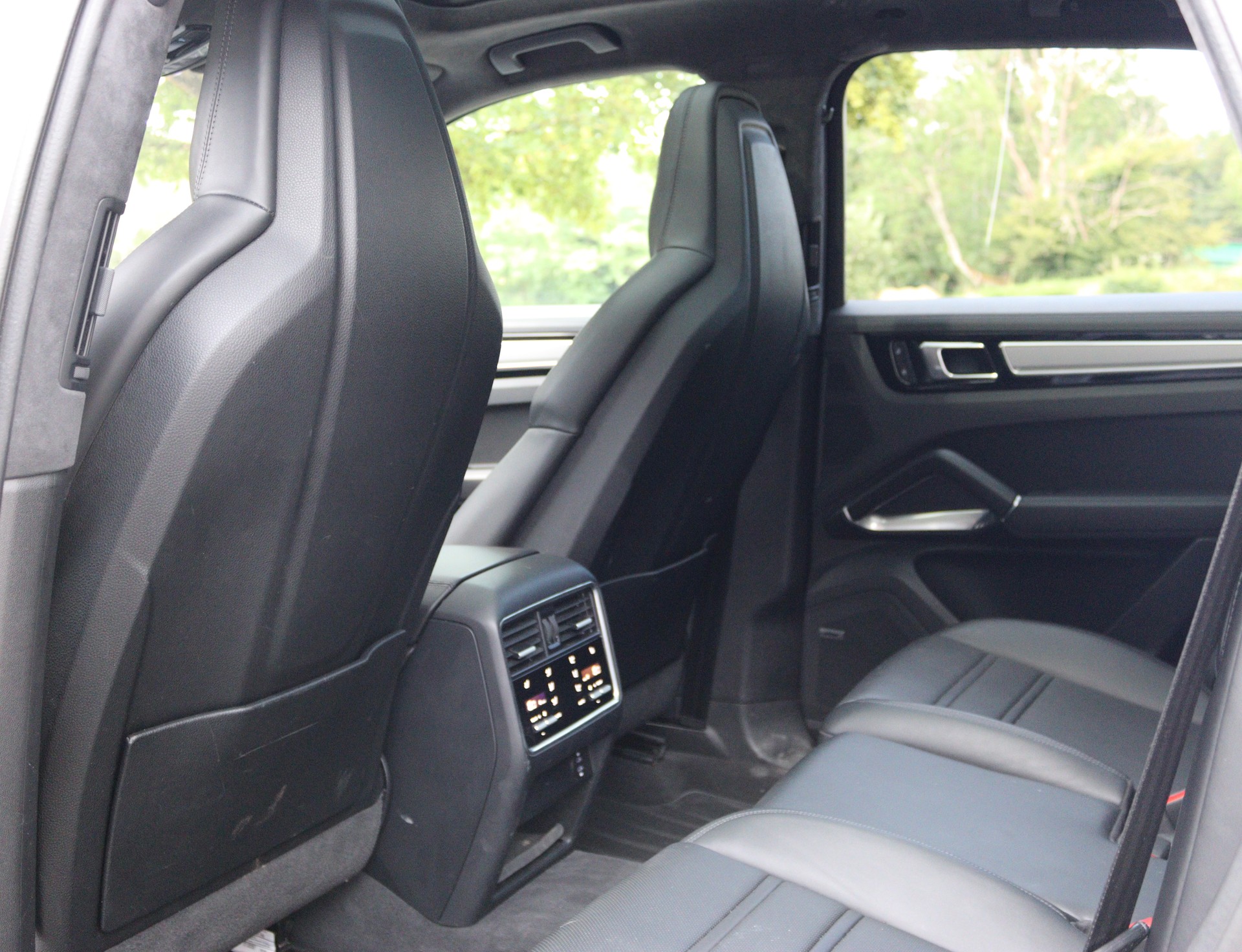 PORSCHE Cayenne Turbo-image-12