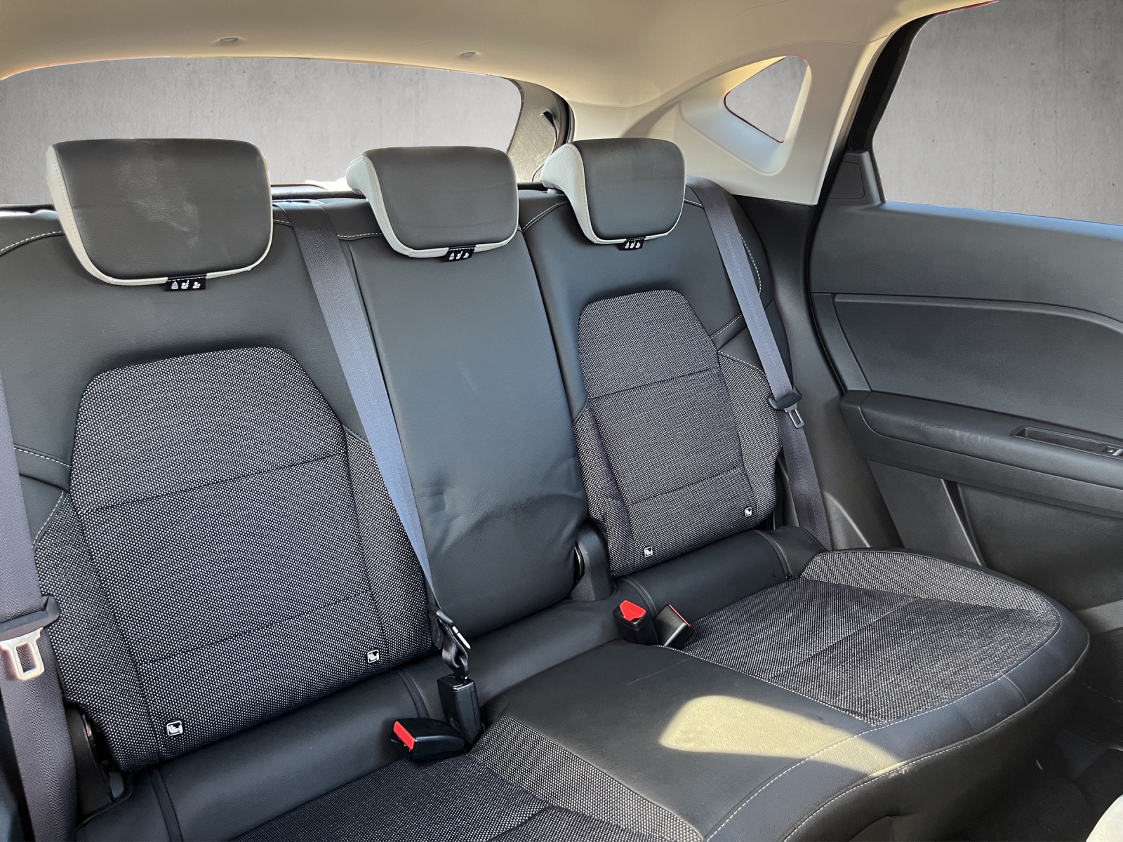 MITSUBISHI ASX 1.6 PHEV Intense-image-13