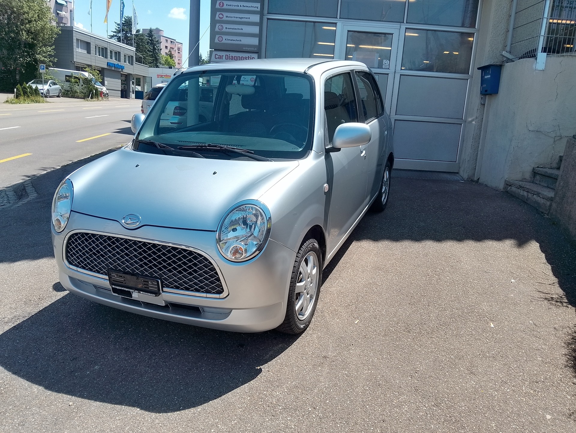 DAIHATSU Trevis 1.0-image-1