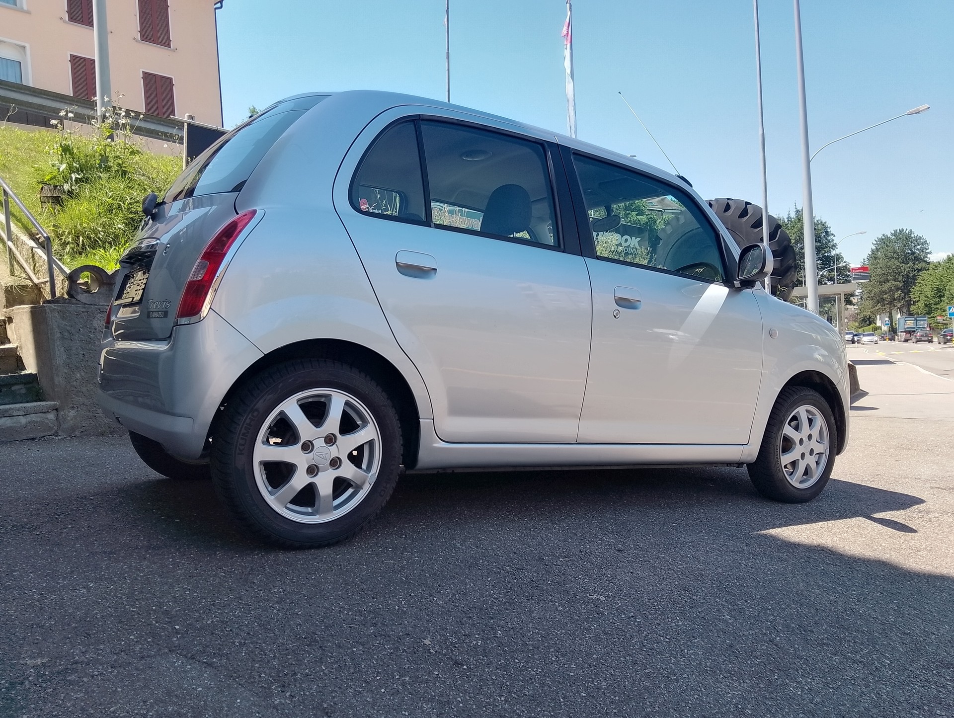 DAIHATSU Trevis 1.0-image-8