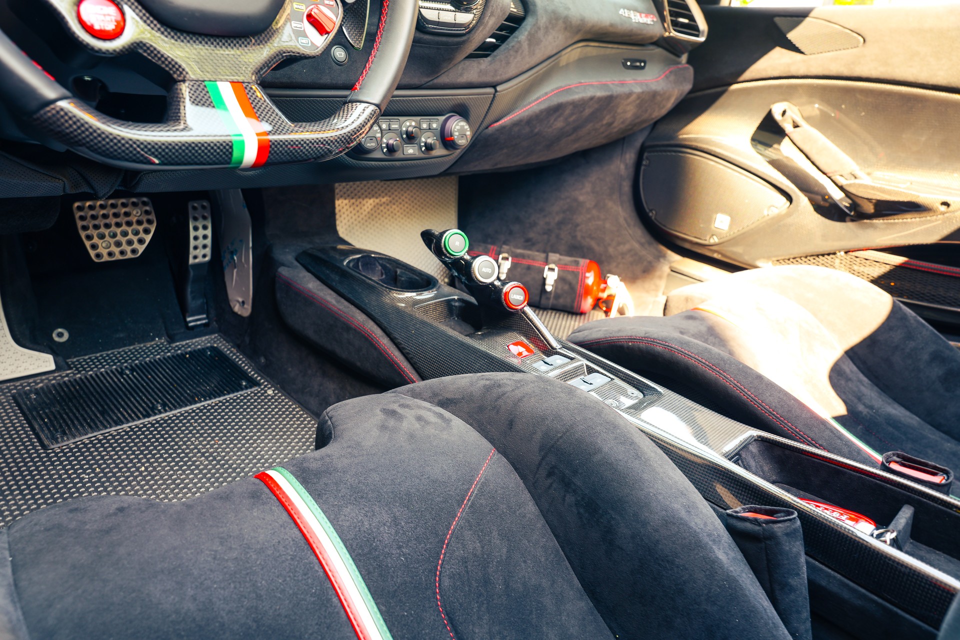 FERRARI 488 Pista Spider 3.9 V8-image-11