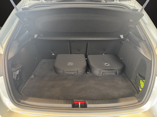 MERCEDES-BENZ A 250 e 8G-DCT-image-12