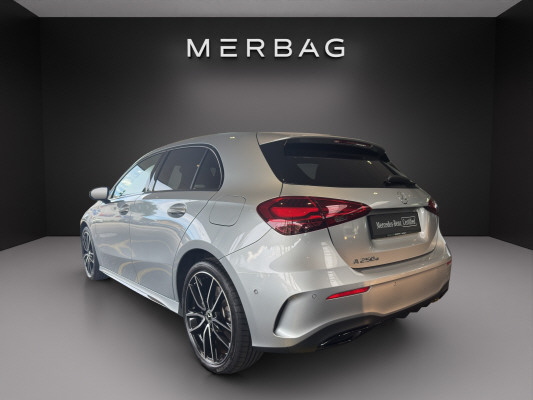 MERCEDES-BENZ A 250 e 8G-DCT-image-3