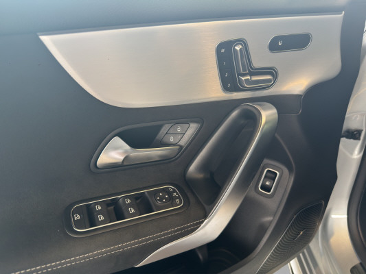 MERCEDES-BENZ A 250 e 8G-DCT-image-9
