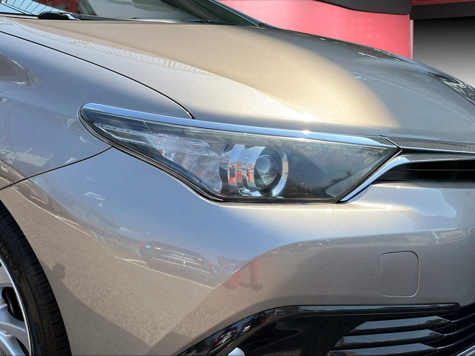 TOYOTA Auris 1.8 HSD Trend-image-11