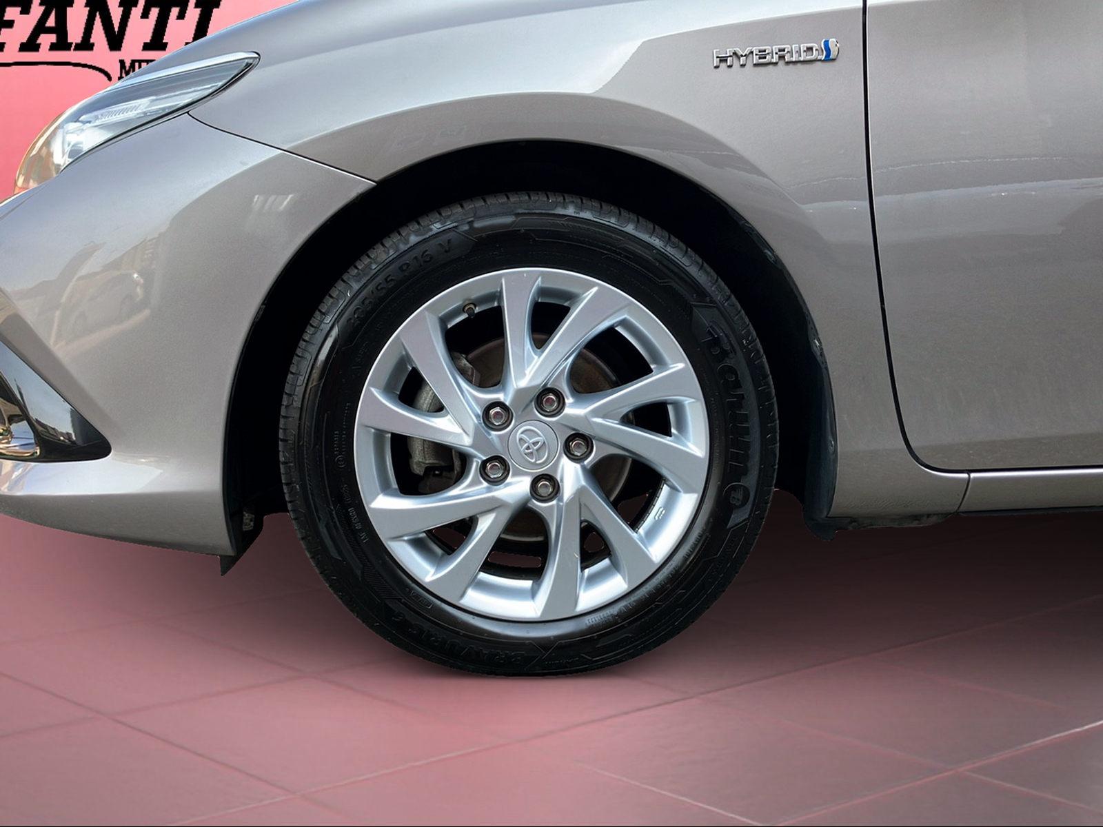 TOYOTA Auris 1.8 HSD Trend-image-2
