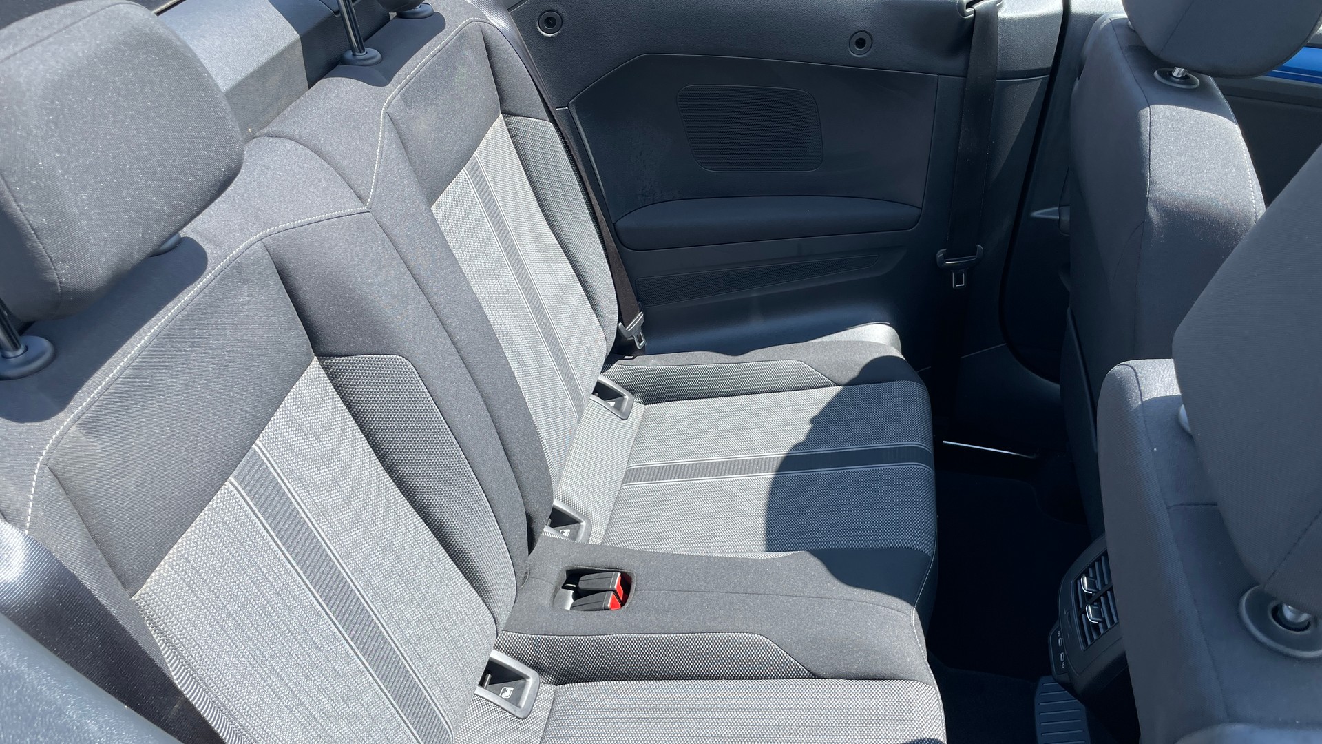 VW T-Roc Cabriolet 1.5 TSI EVO Advance DSG-image-10