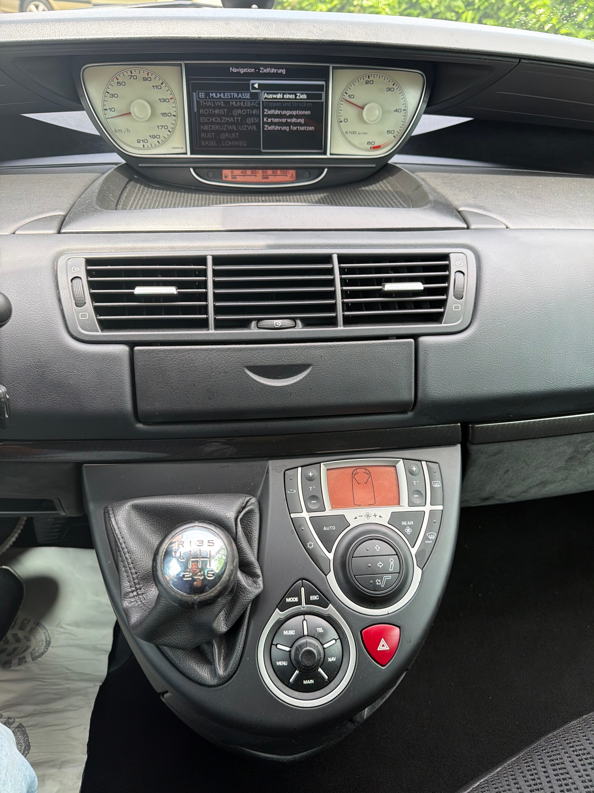 CITROEN C8 2.0 16V HDi Rossignol. 7 Sitzplätze-image-9