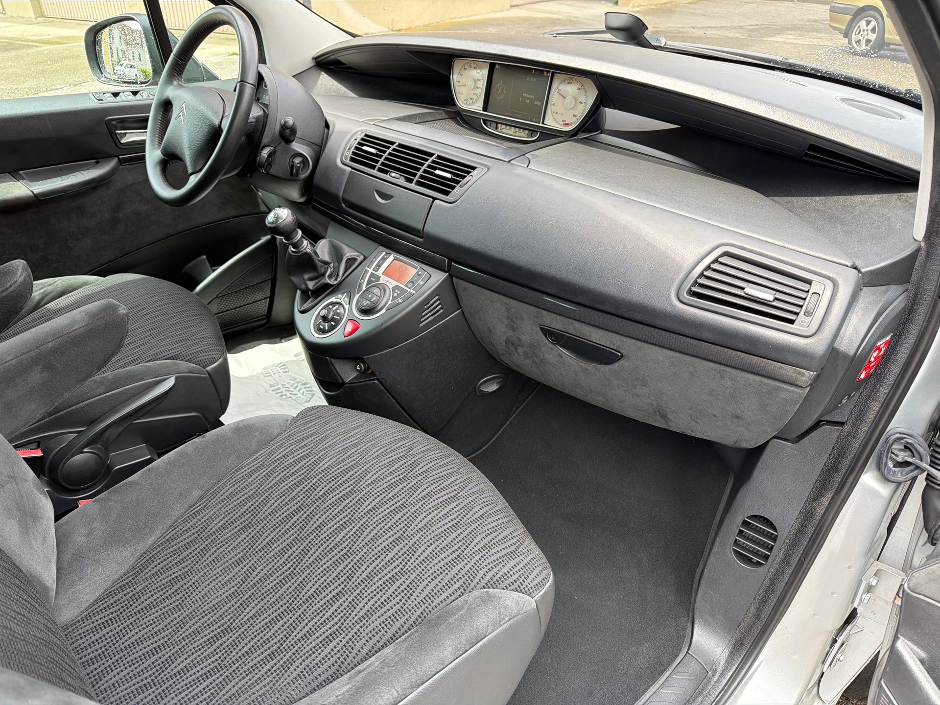 CITROEN C8 2.0 16V HDi Rossignol. 7 Sitzplätze-image-8