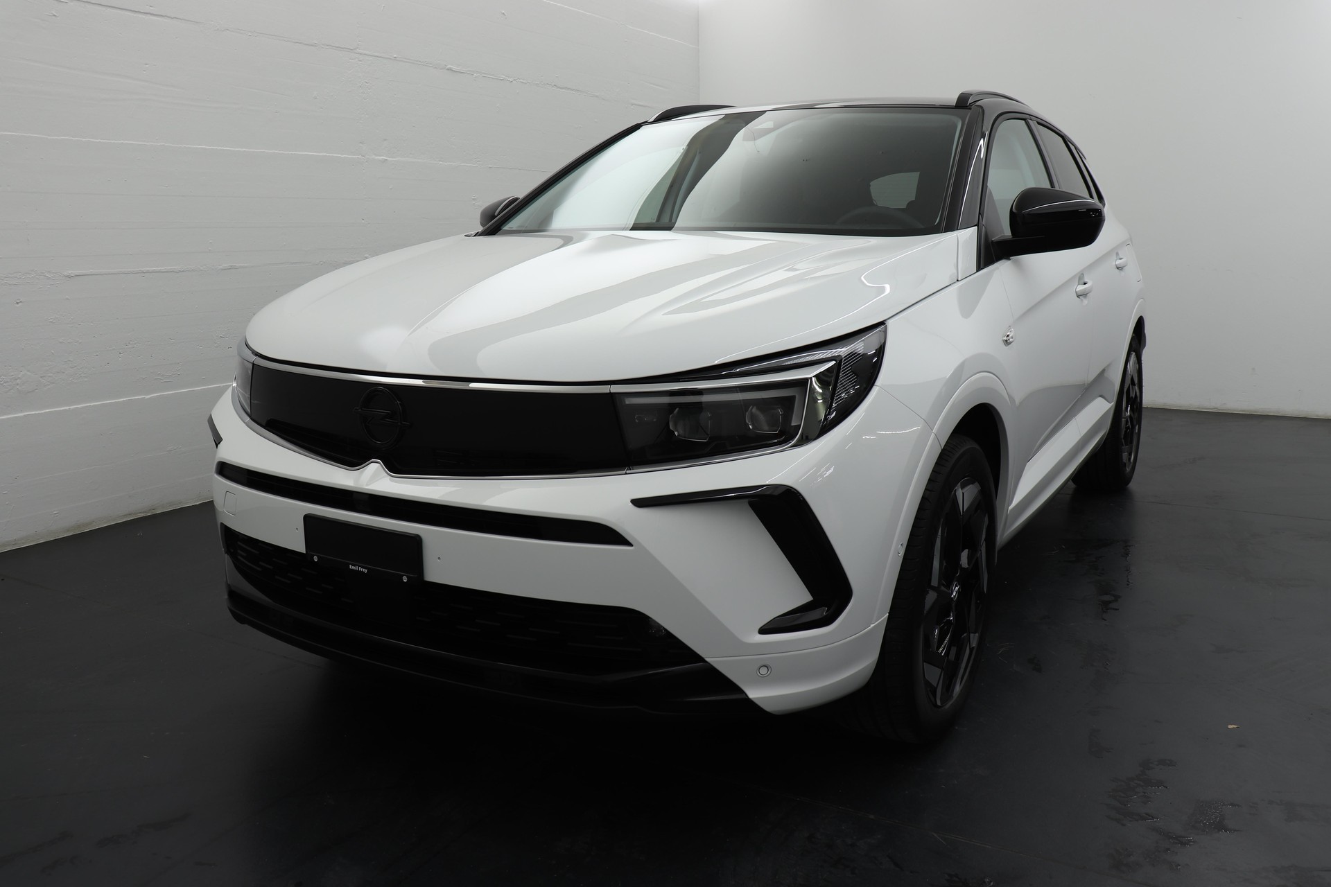 OPEL Grandland 1.6 T PHEV GSE, Anhängevorrichtung Winterreifen-image-0