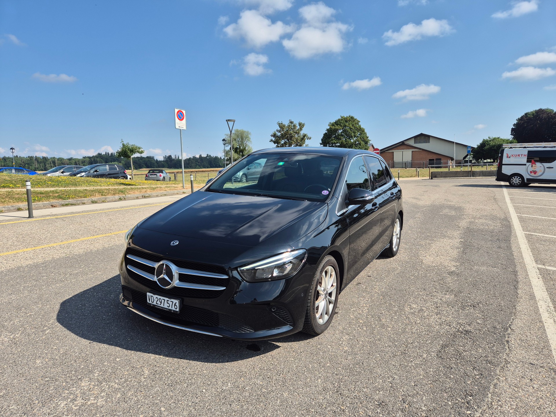 MERCEDES-BENZ B 200-image-0