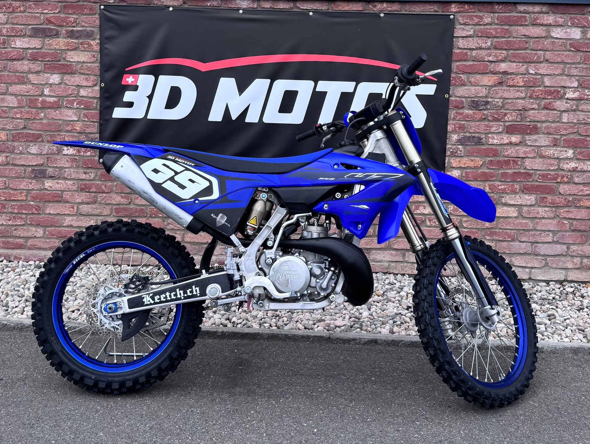 YAMAHA 2023