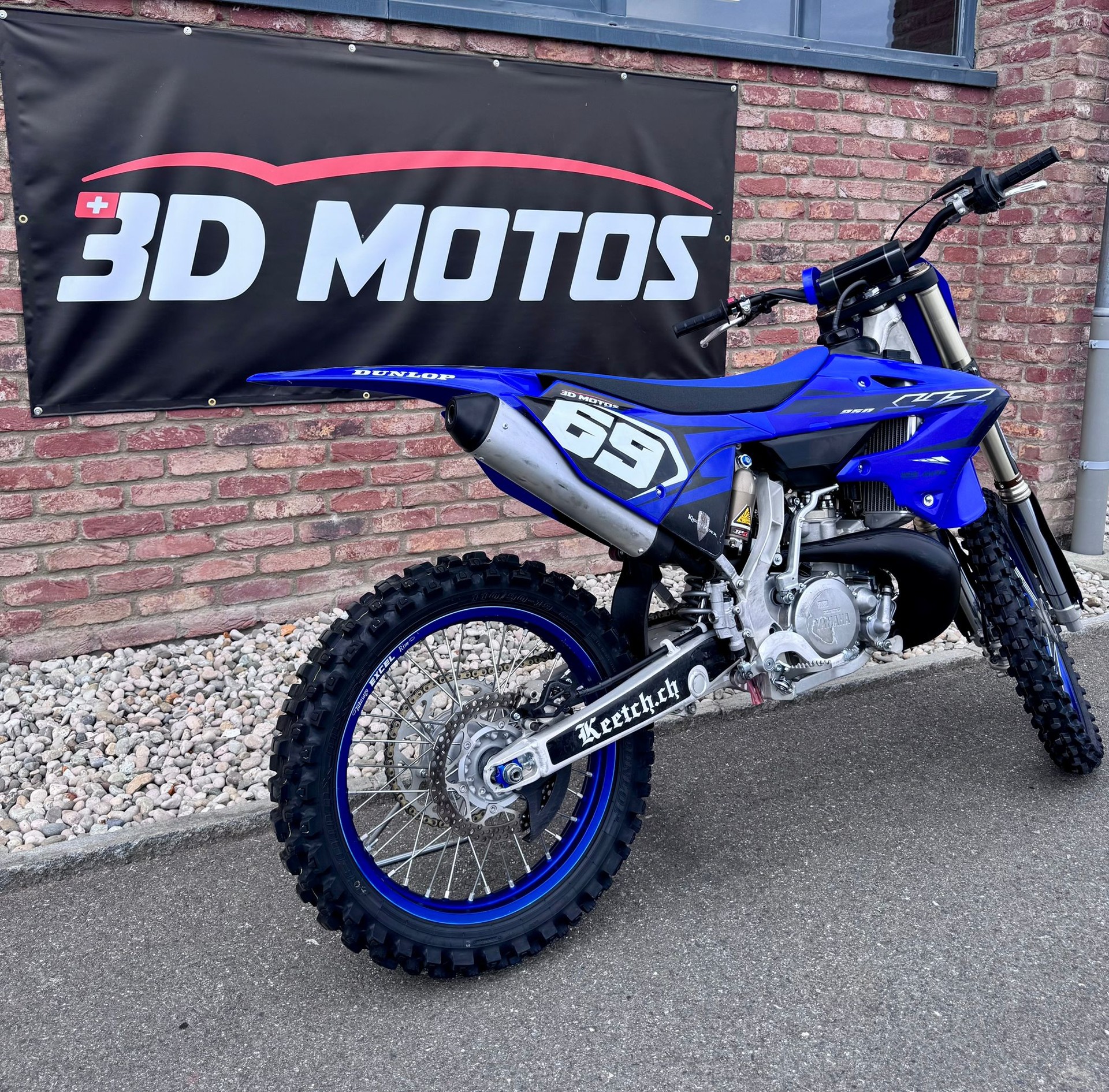 YAMAHA 2023-showroom-element-2