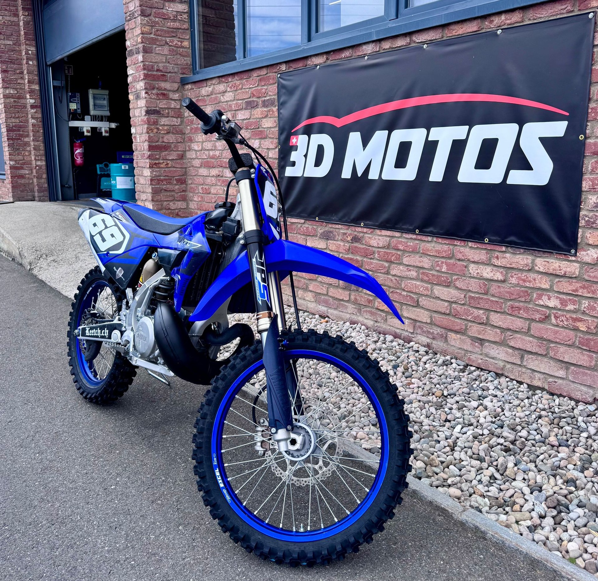 YAMAHA 2023-showroom-element-1