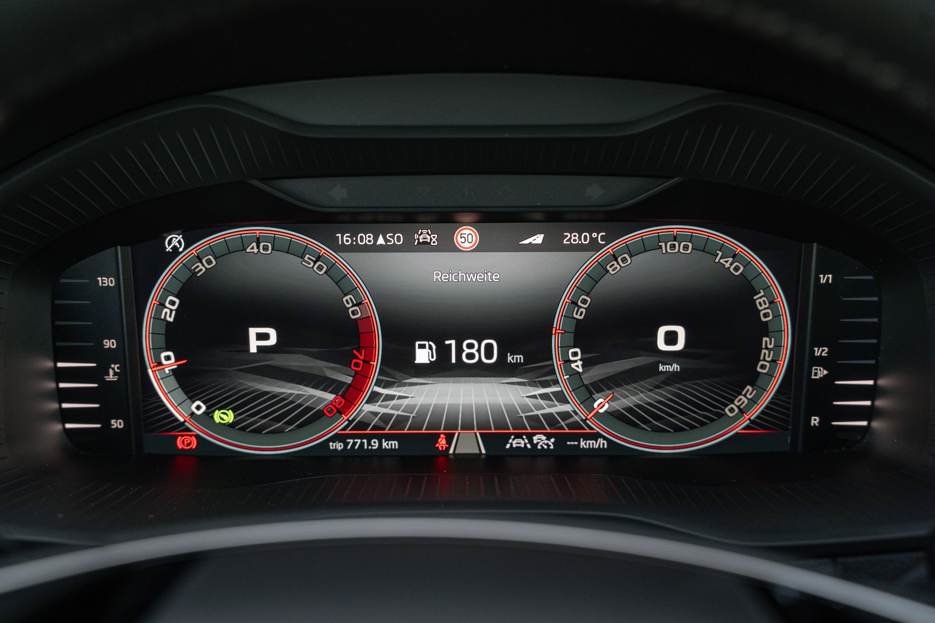 SKODA Karoq 1.5 TSI SportLine DSG-image-16