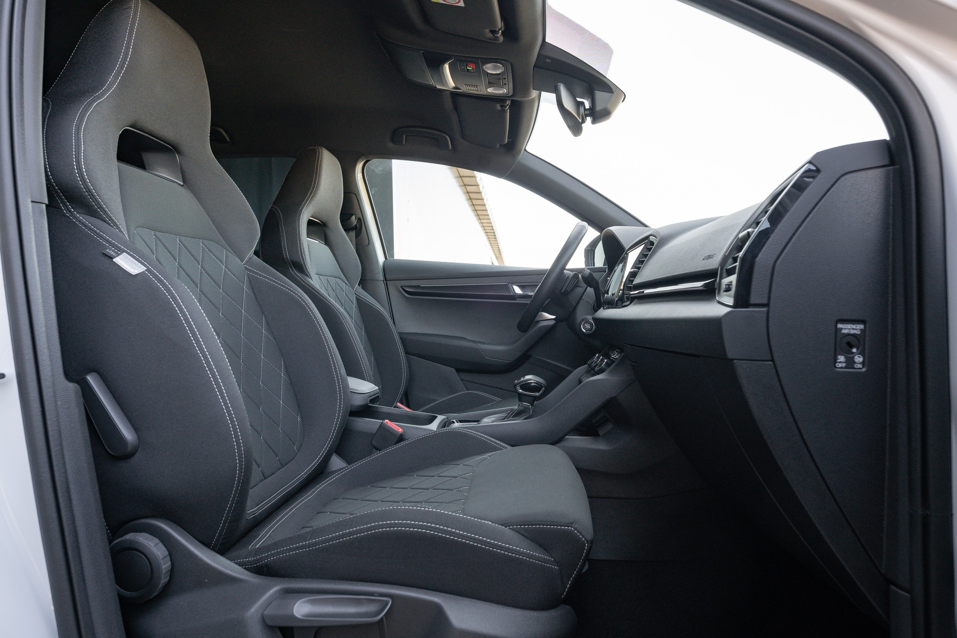 SKODA Karoq 1.5 TSI SportLine DSG-image-10