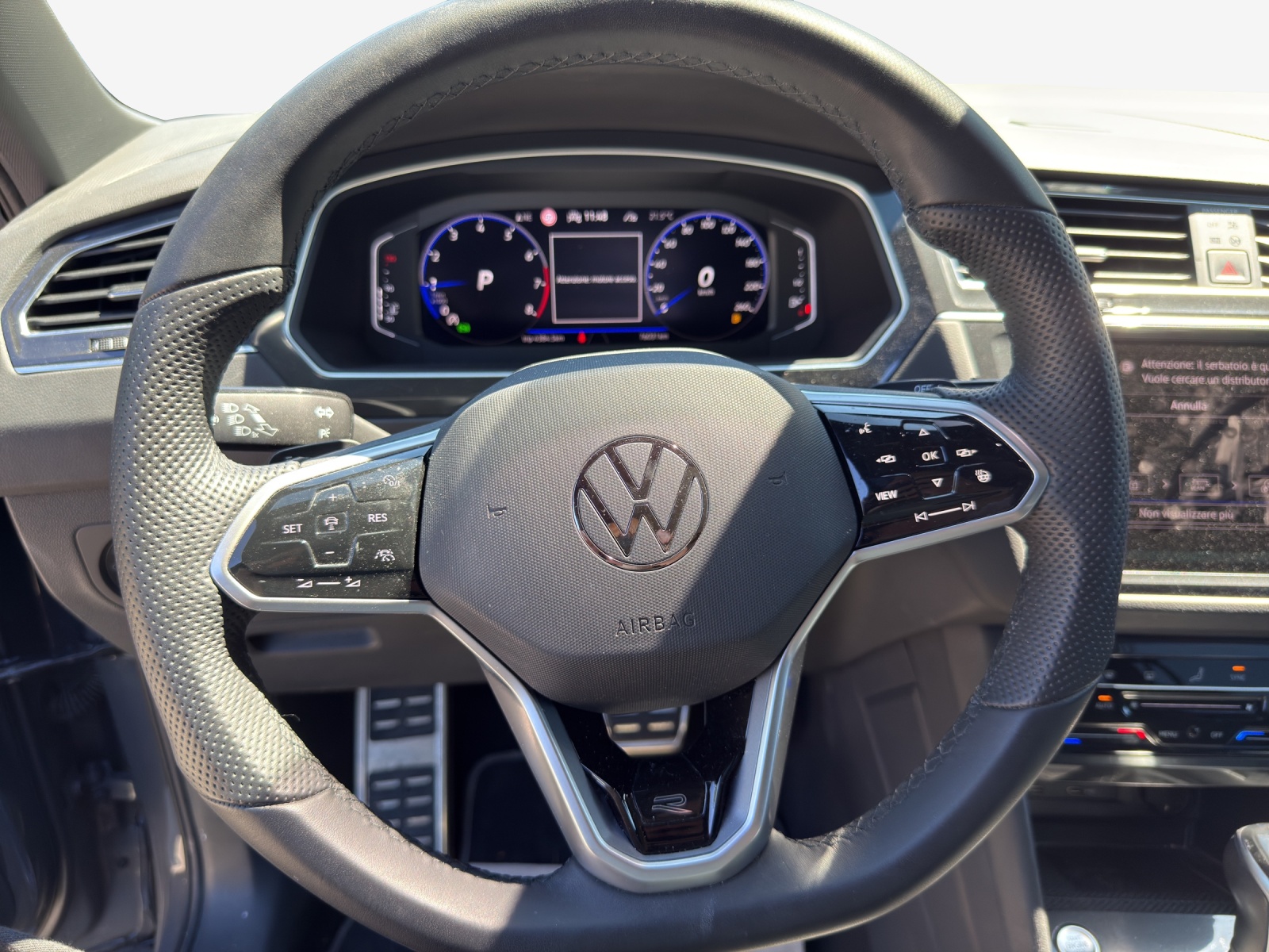 VW Tiguan 2.0TSI R-Line 4Motion DSG-image-9