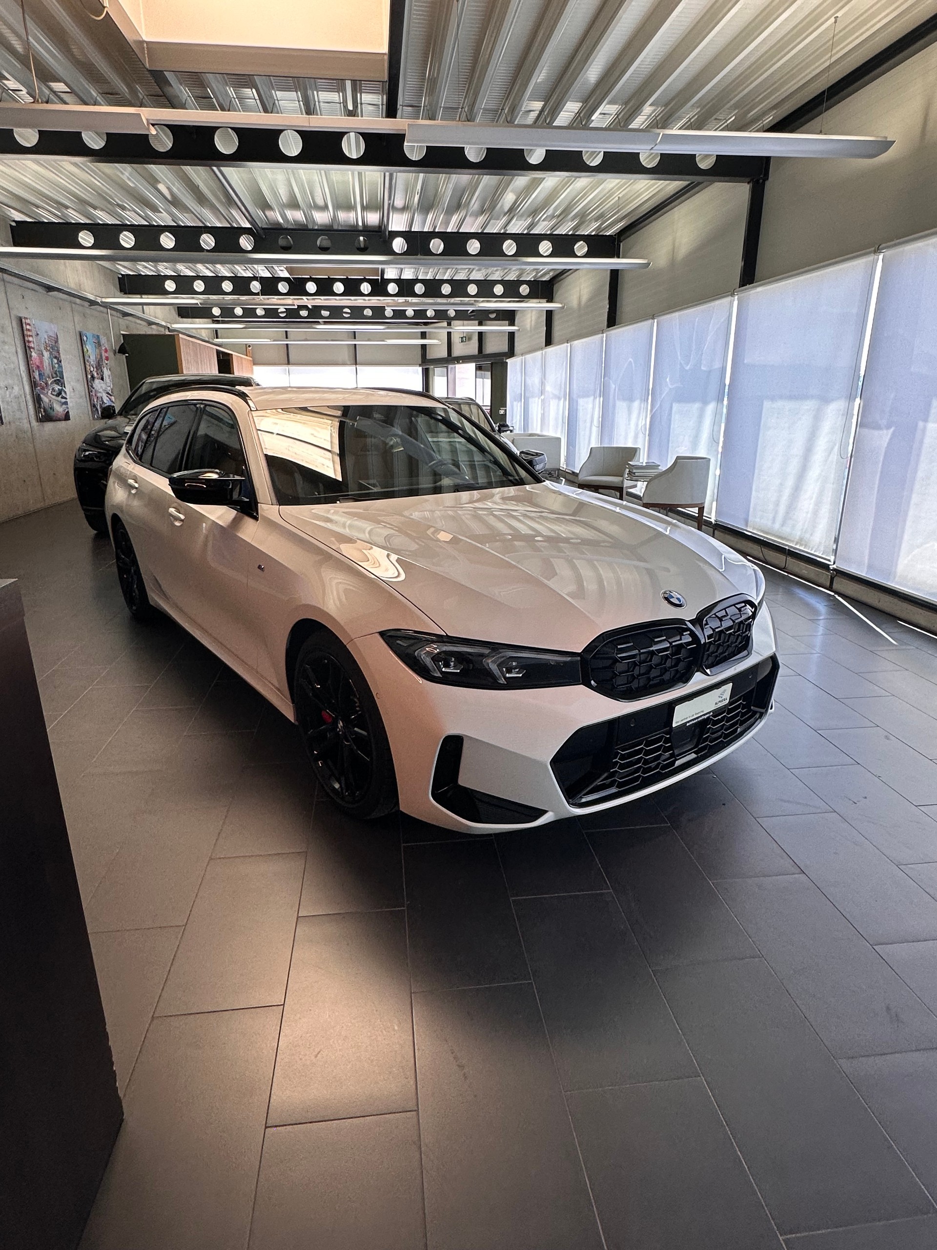 BMW M340d xDrive Touring-image-2