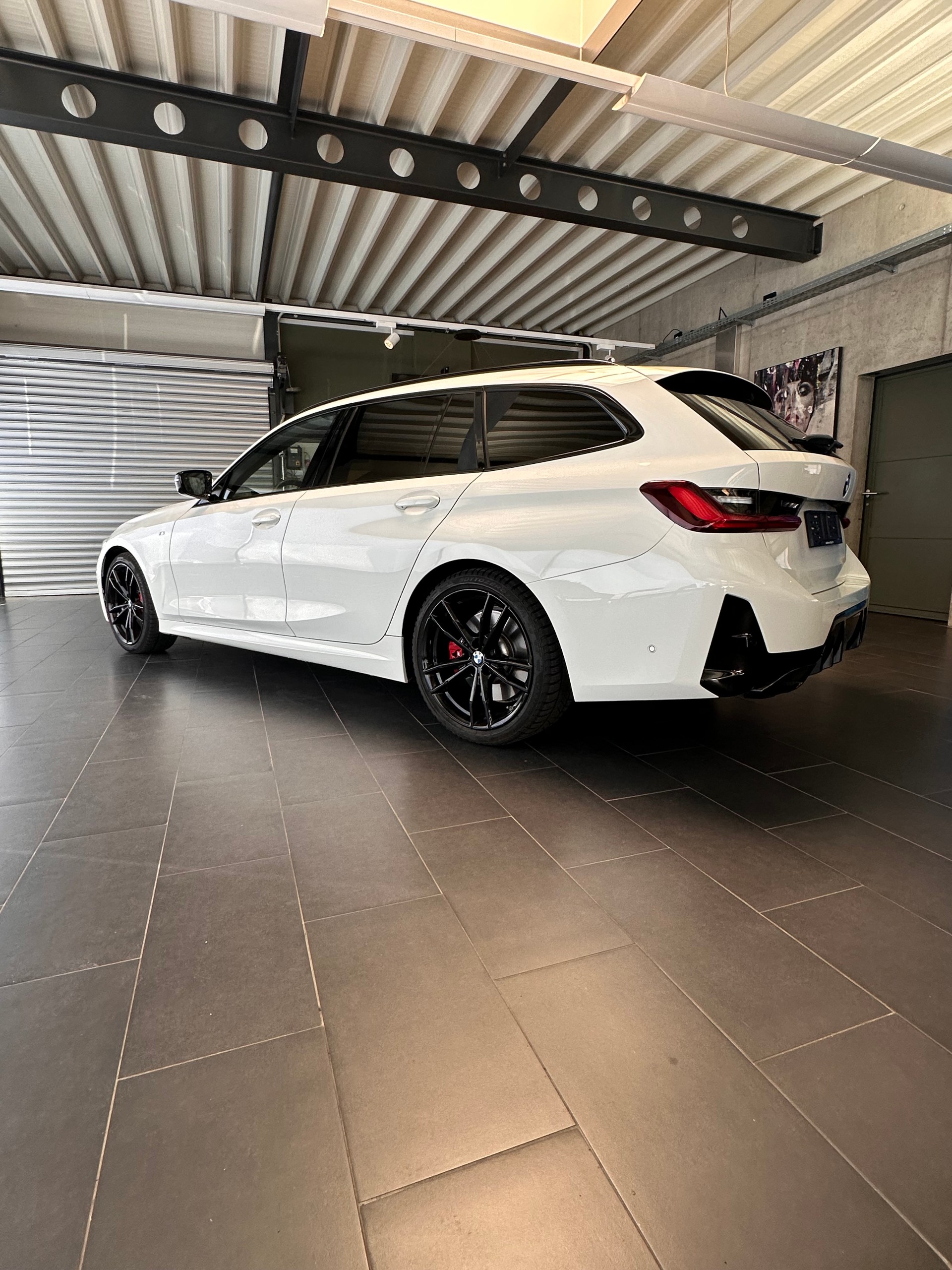 BMW M340d xDrive Touring-image-19