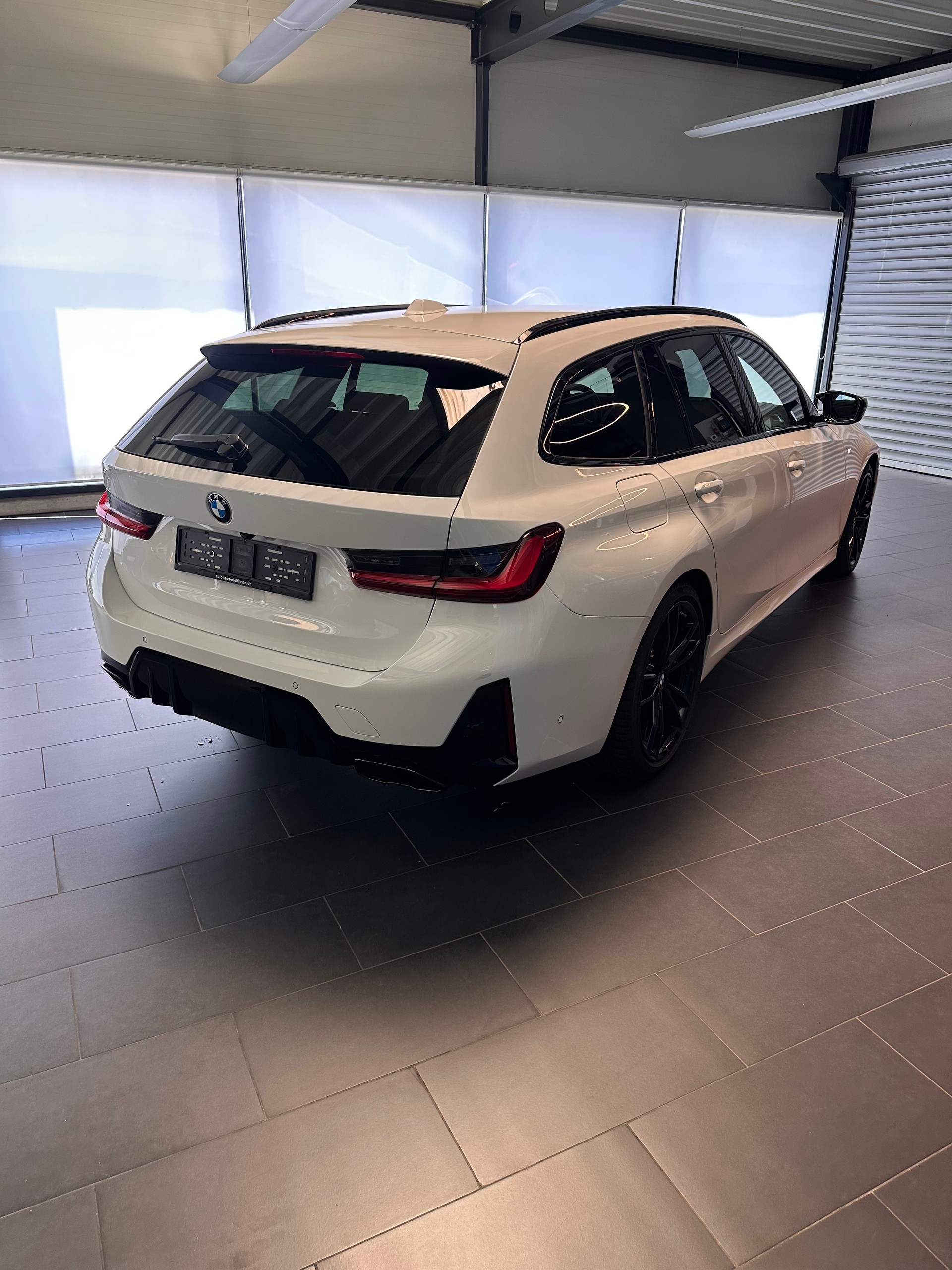 BMW M340d xDrive Touring-image-23