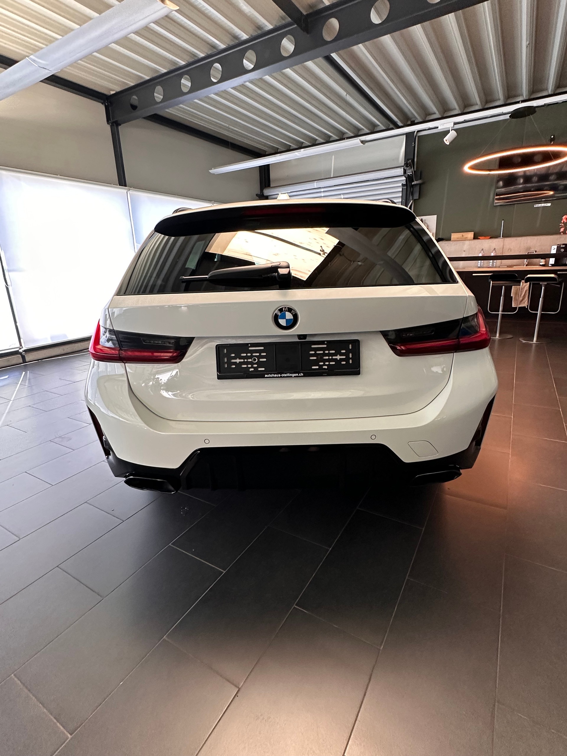 BMW M340d xDrive Touring-image-22