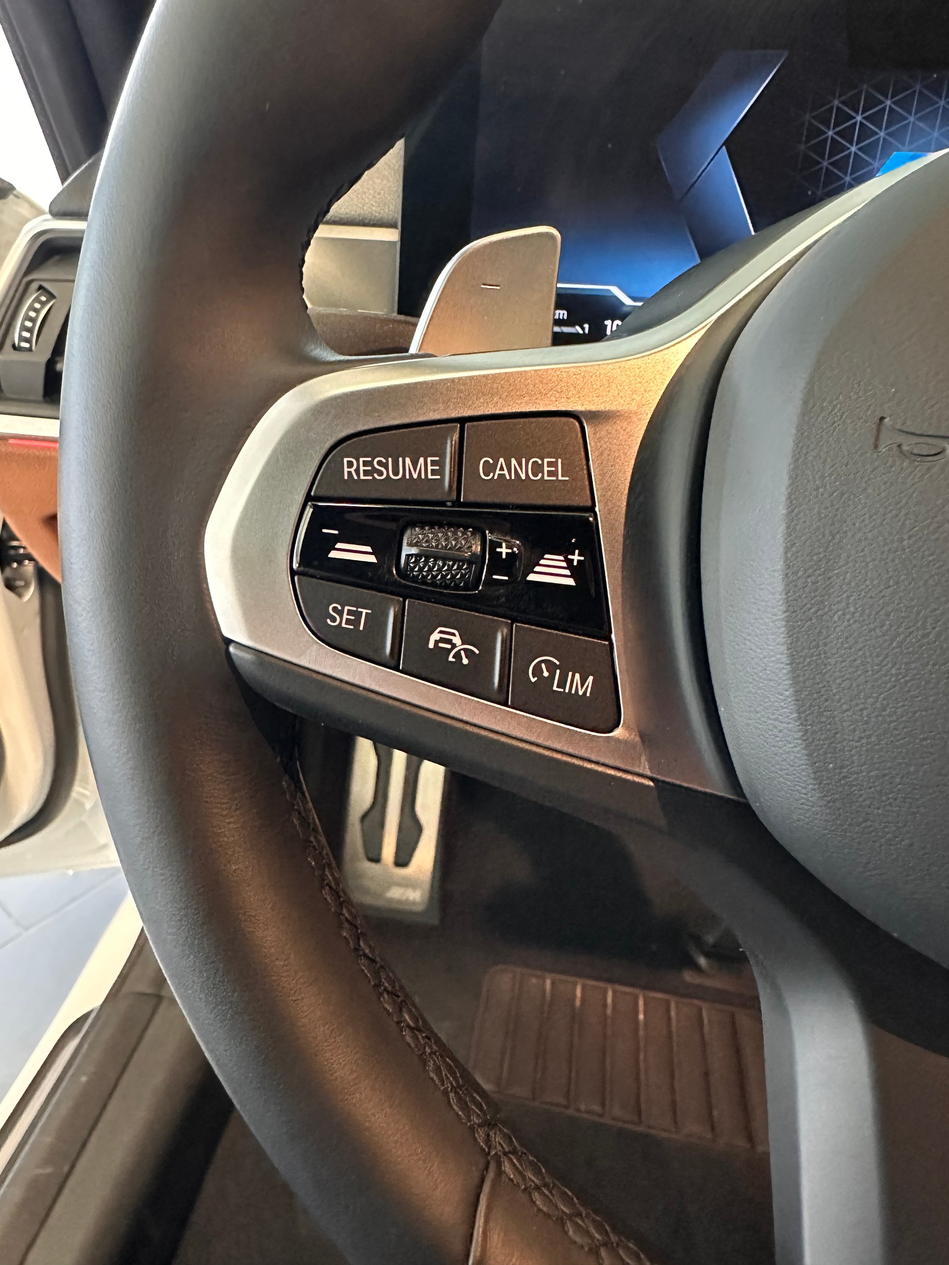 BMW M340d xDrive Touring-image-14