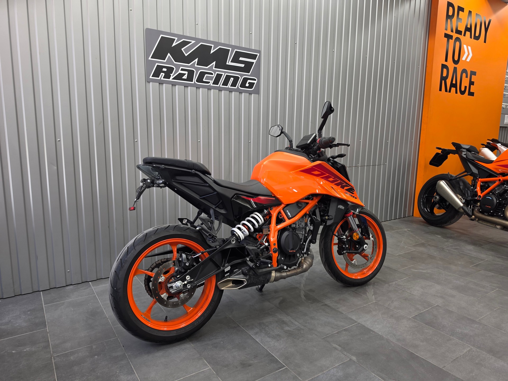 KTM 390 Duke-image-5