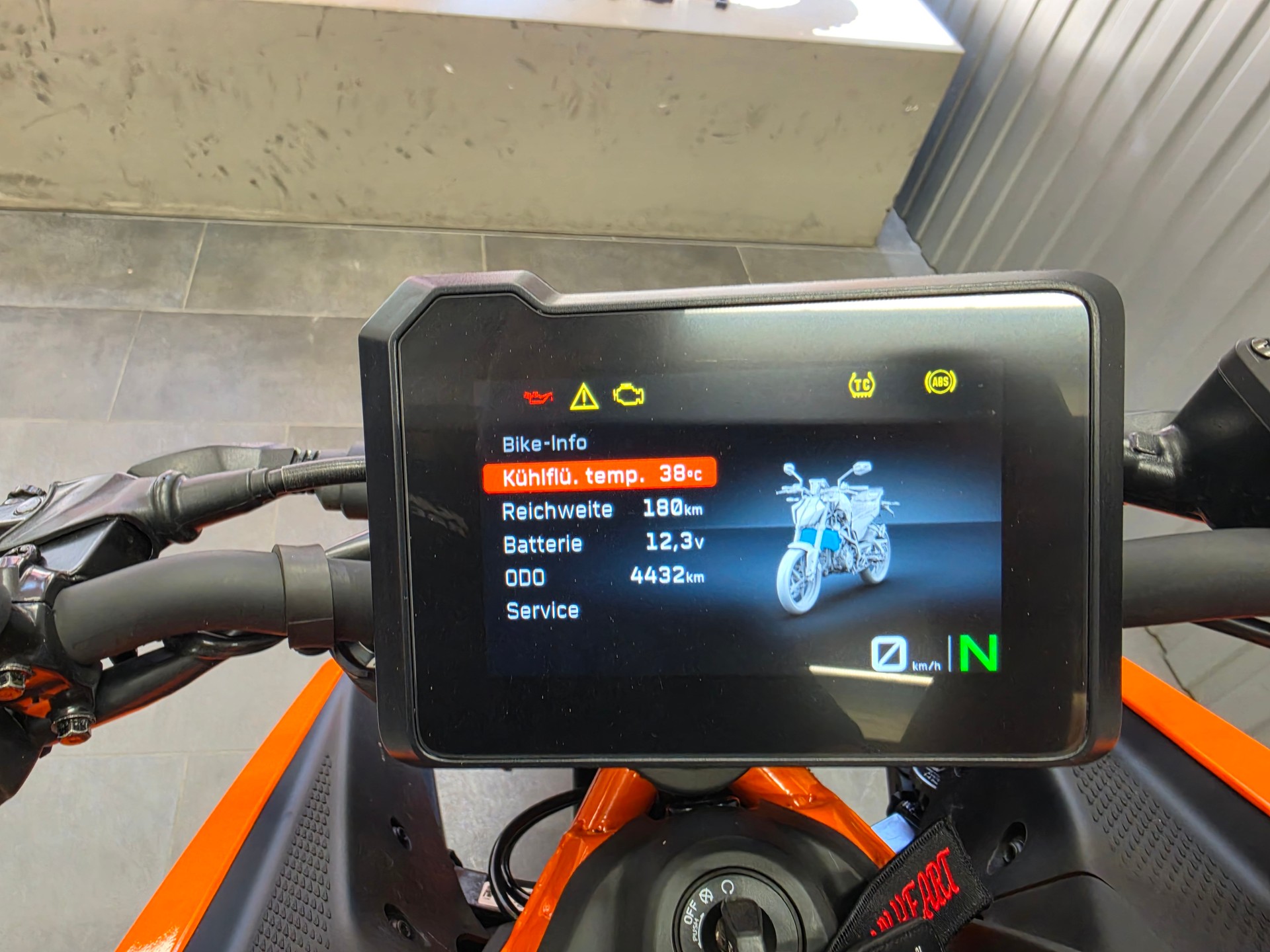 KTM 390 Duke-image-6