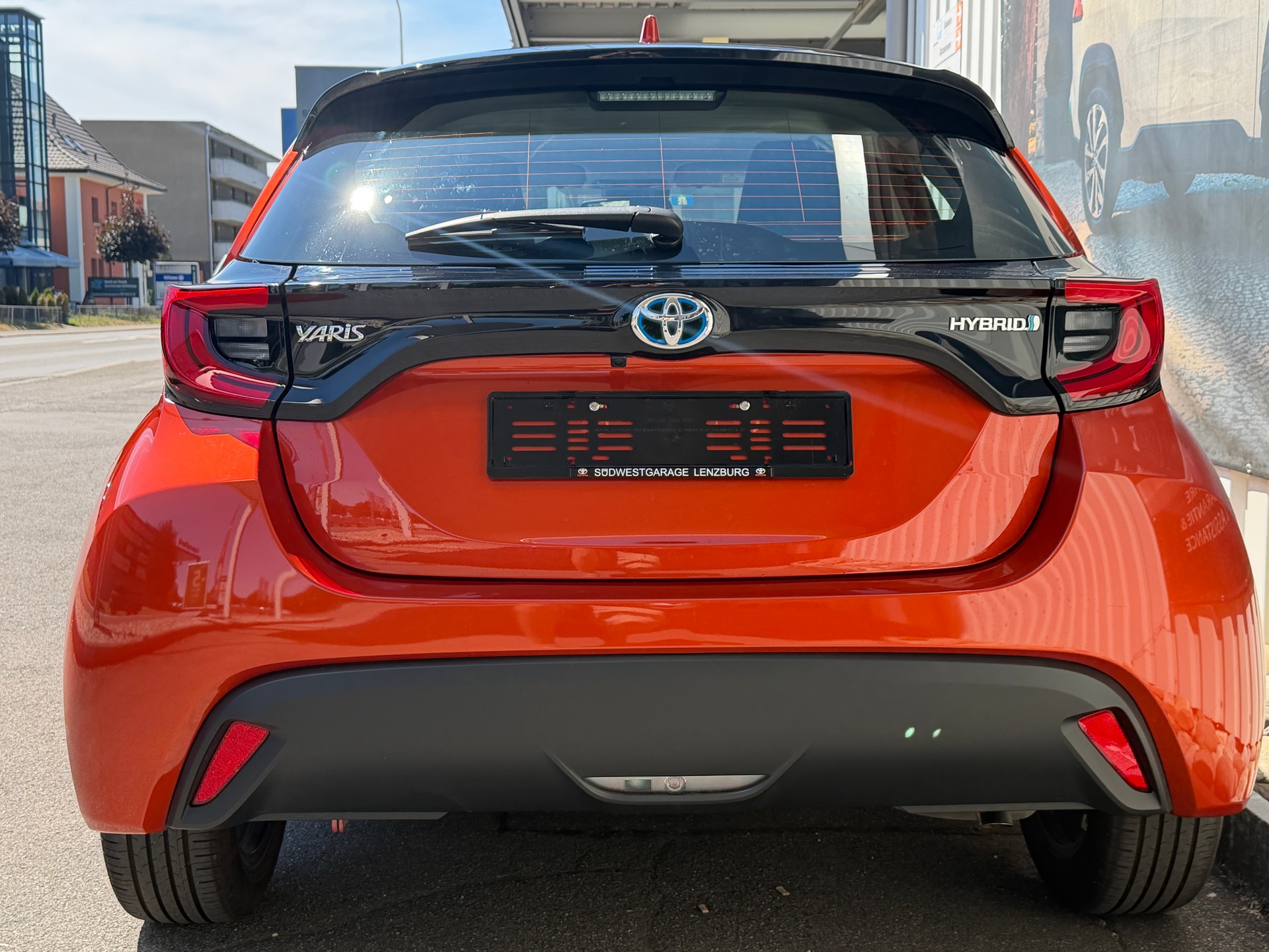 TOYOTA Yaris 1.5 Team Deutschland e-CVT-image-5