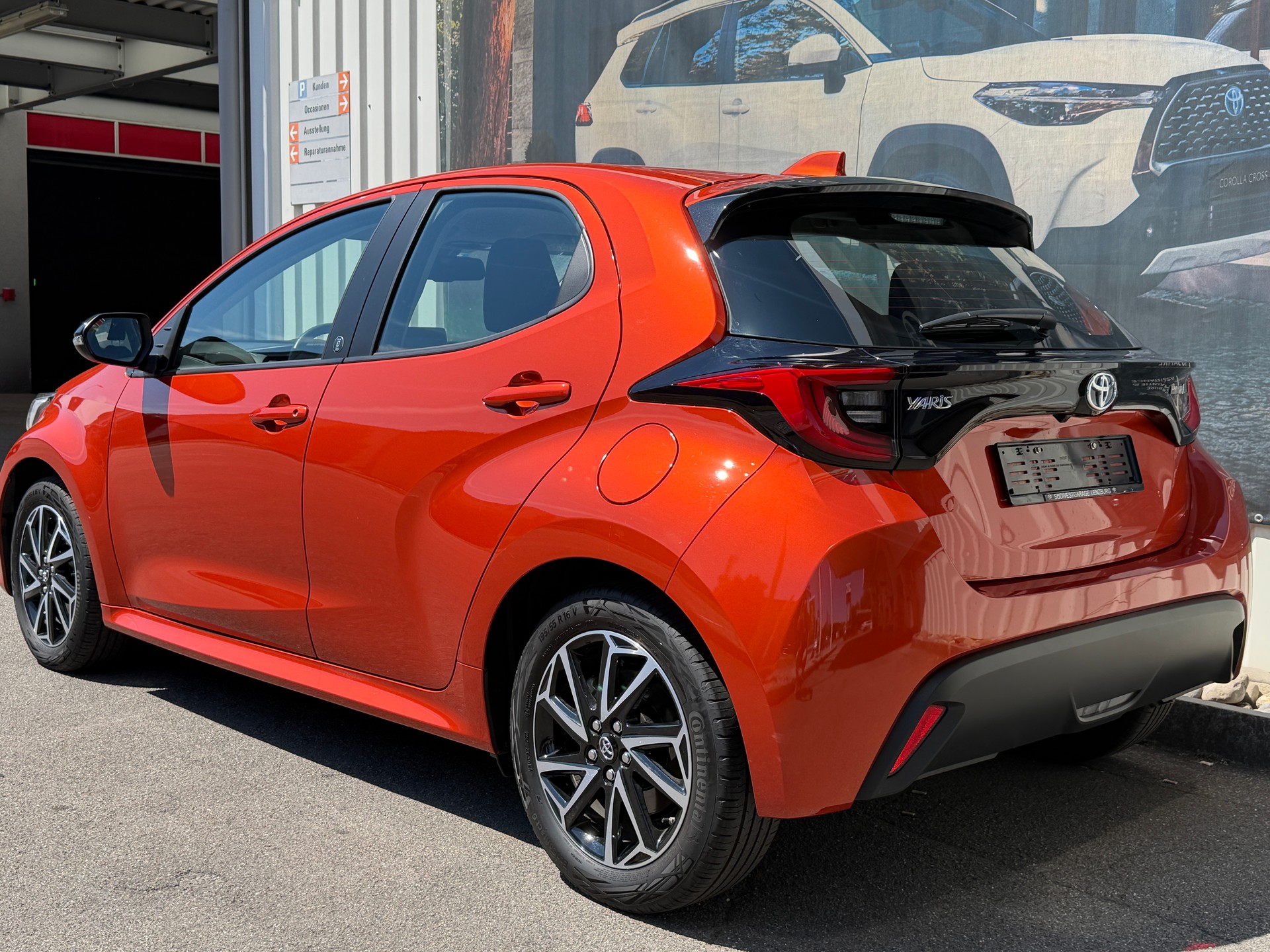 TOYOTA Yaris 1.5 Team Deutschland e-CVT-image-4