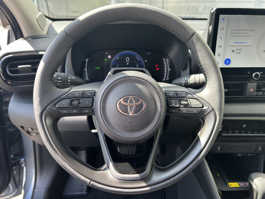 TOYOTA Yaris 1.5 Trend e-CVT-image-8