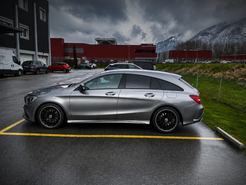 MERCEDES-BENZ CLA 220 AMG Line 4m-image-0