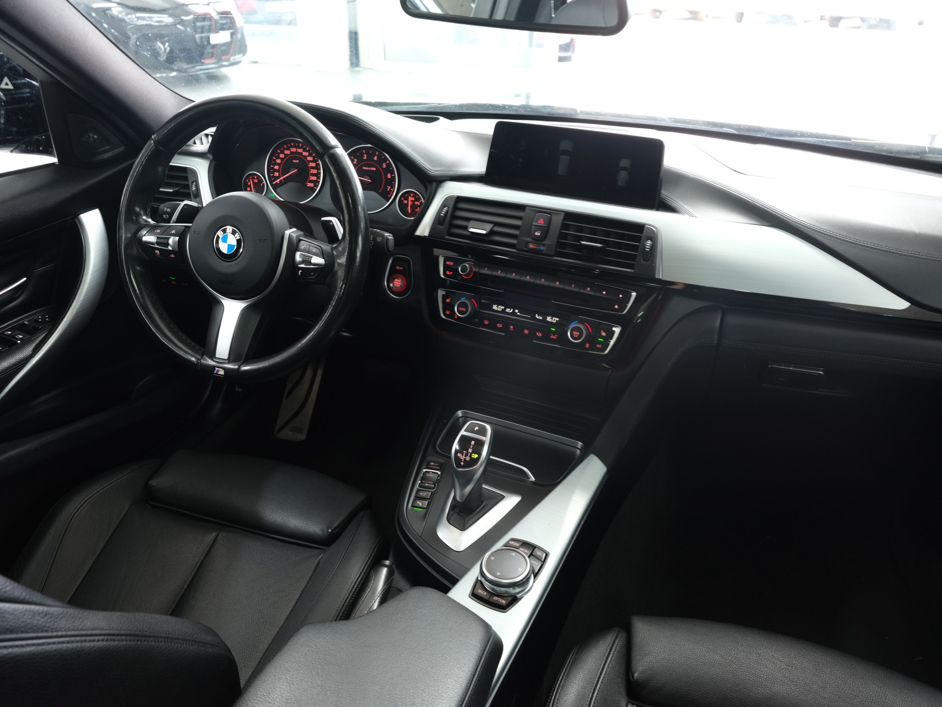 BMW 340i Touring M Sport Steptronic *M-Performance Abgassanlage* *360 Kamera* *Panoama*-image-18