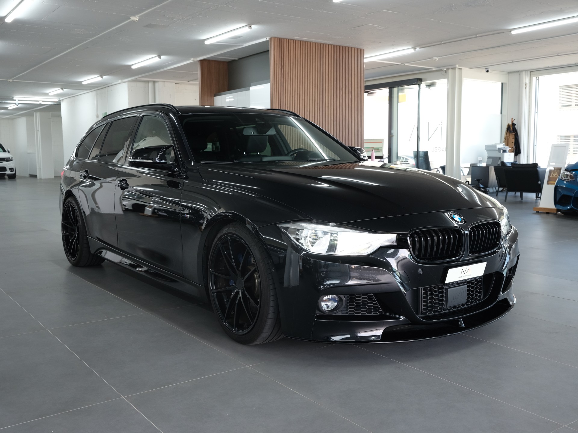 BMW 340i Touring M Sport Steptronic *M-Performance Abgassanlage* *360 Kamera* *Panoama*-showroom-element-1