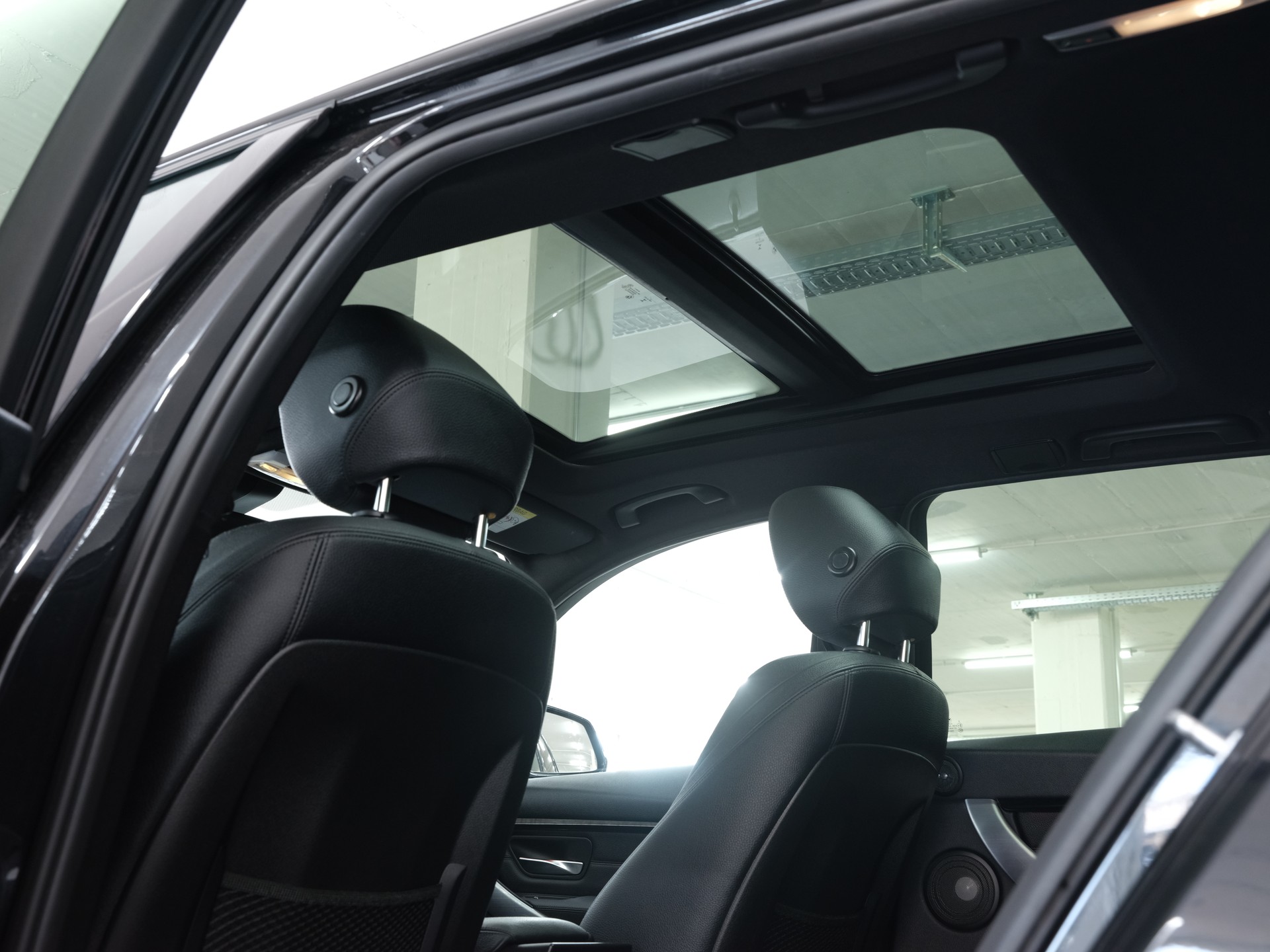 BMW 340i Touring M Sport Steptronic *M-Performance Abgassanlage* *360 Kamera* *Panoama*-image-19