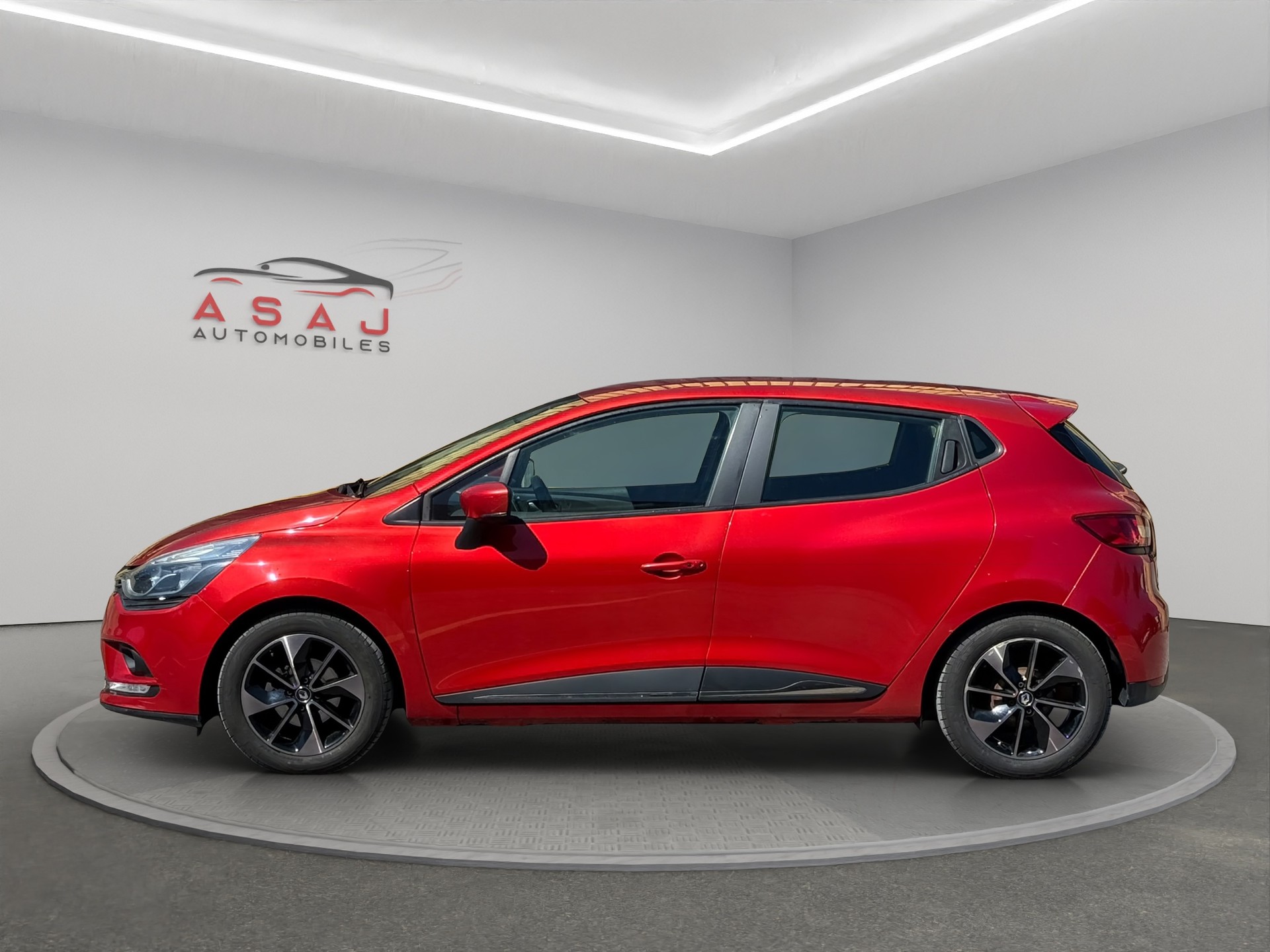 RENAULT Clio 0.9 12V Intens-image-3