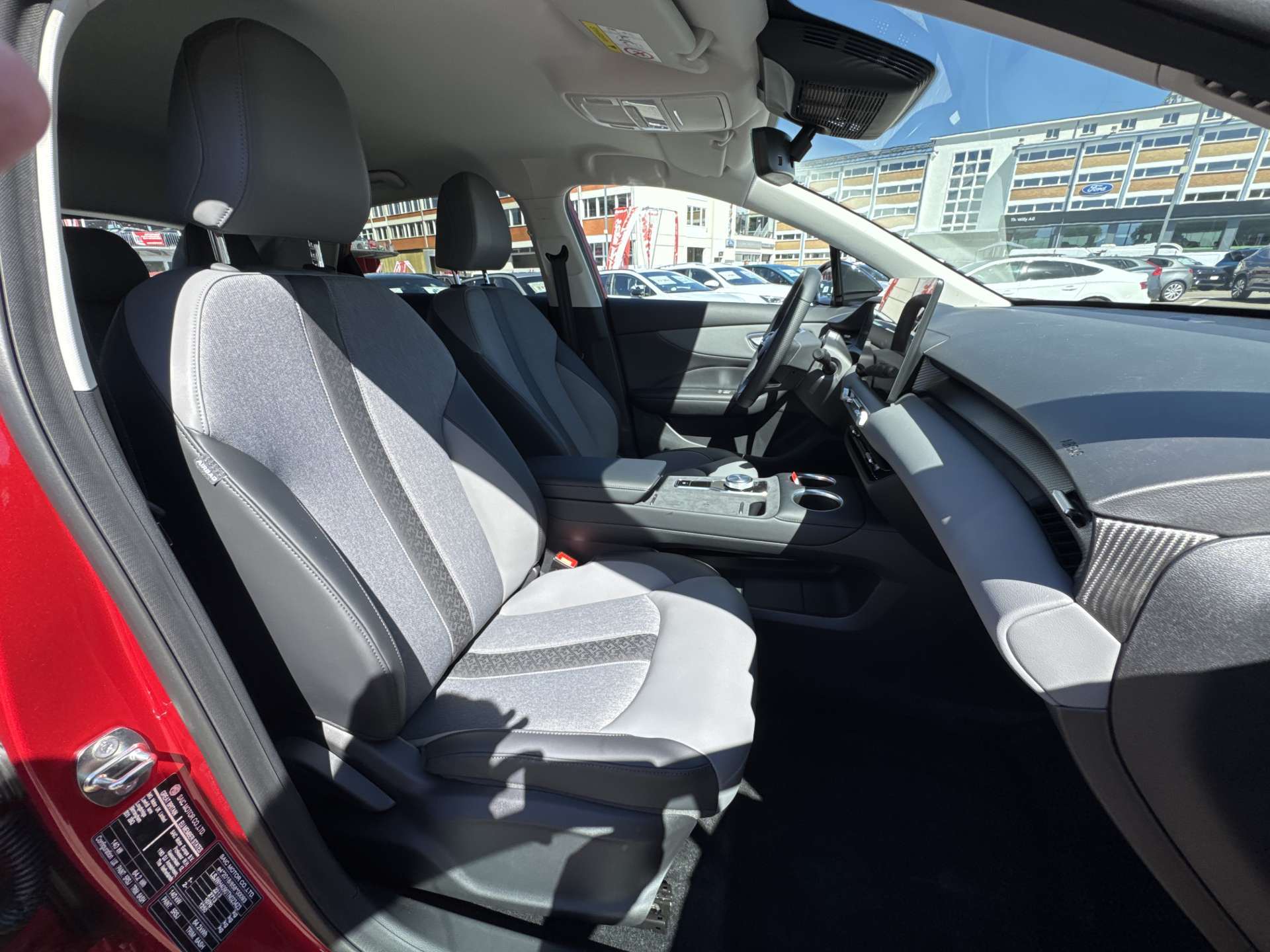 MG 4 EV 64kWh Premium Facelift Automat-image-12
