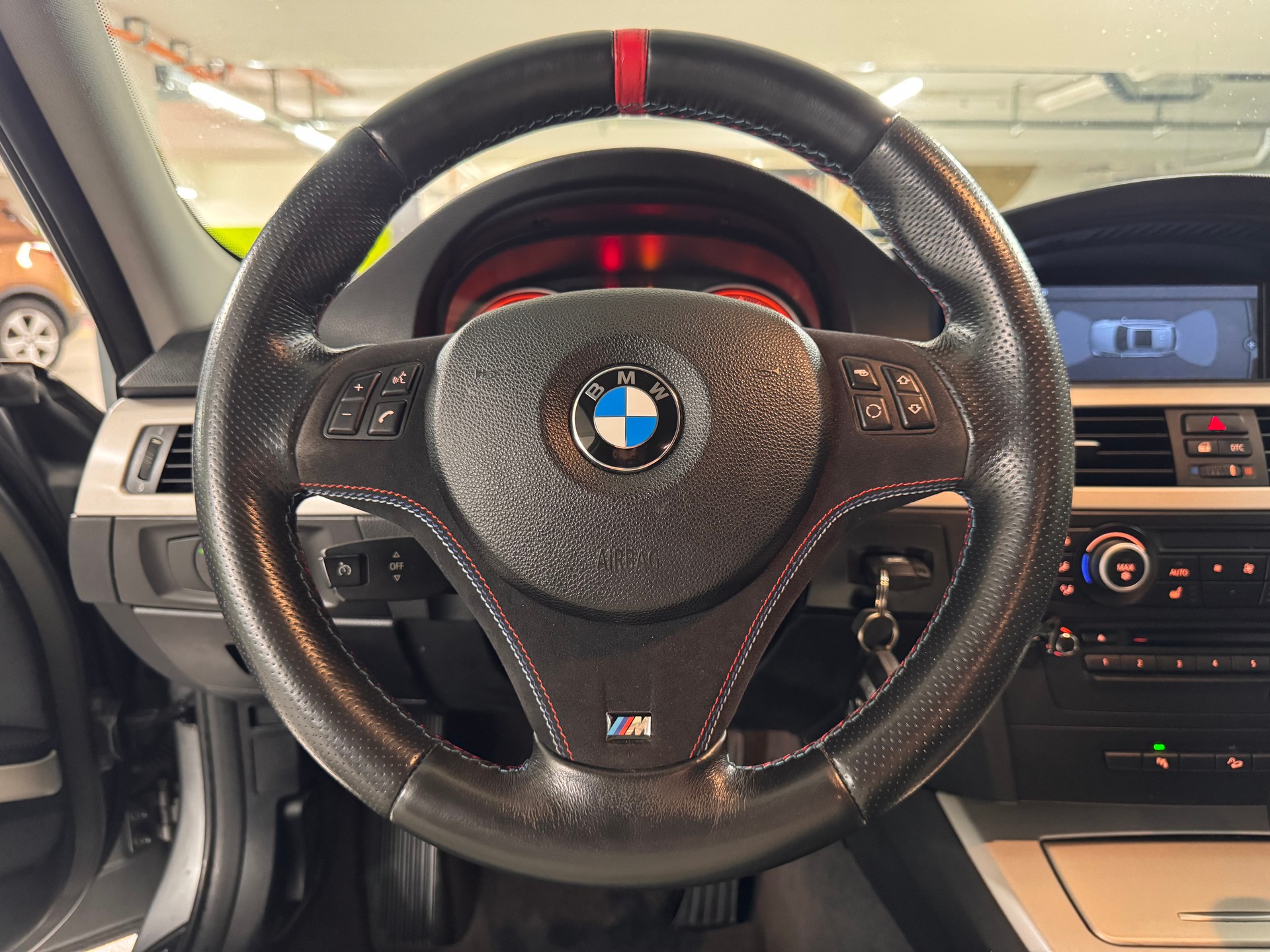BMW 325i xDrive Touring Steptronic-image-12