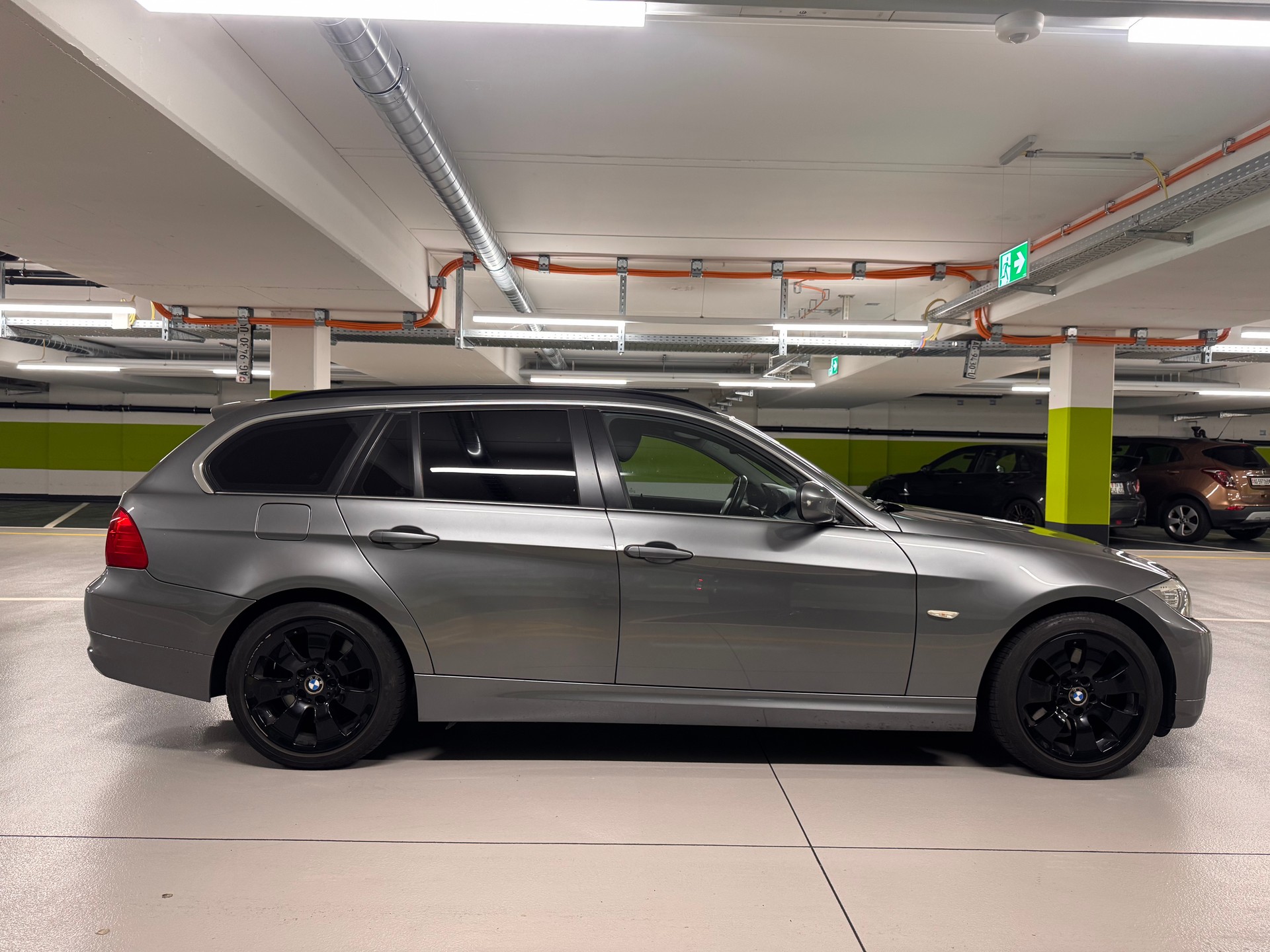 BMW 325i xDrive Touring Steptronic-image-3
