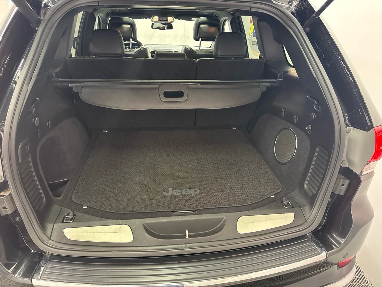 JEEP Grand Cherokee 3.0 CRD Summit Automatic-image-14