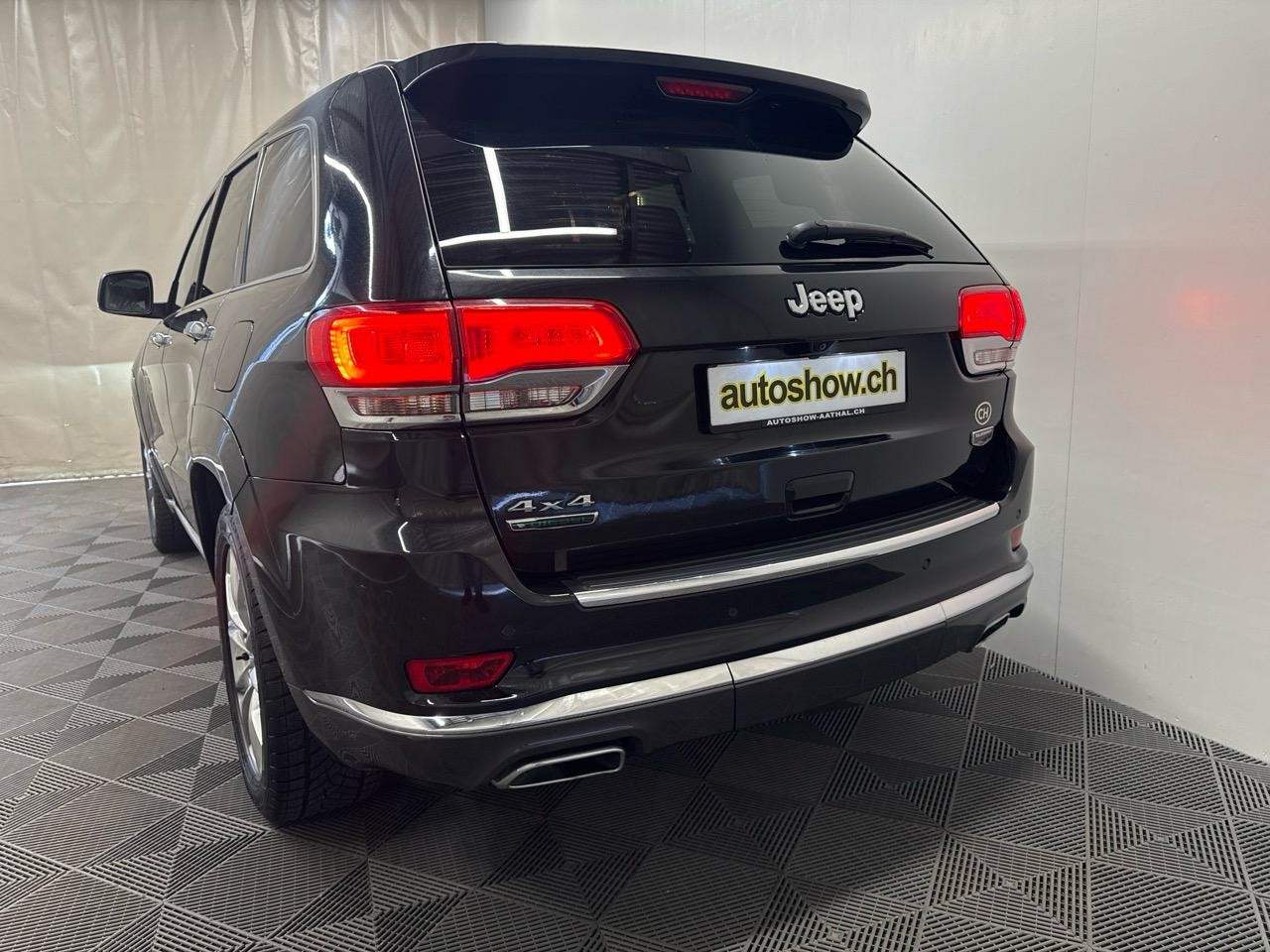 JEEP Grand Cherokee 3.0 CRD Summit Automatic-image-15