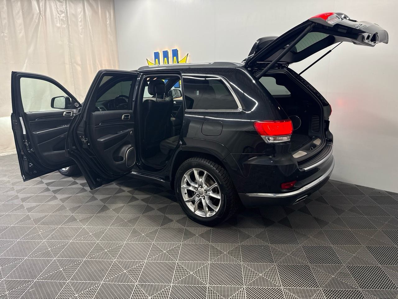 JEEP Grand Cherokee 3.0 CRD Summit Automatic-image-13