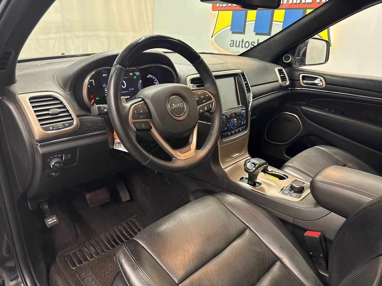 JEEP Grand Cherokee 3.0 CRD Summit Automatic-image-2