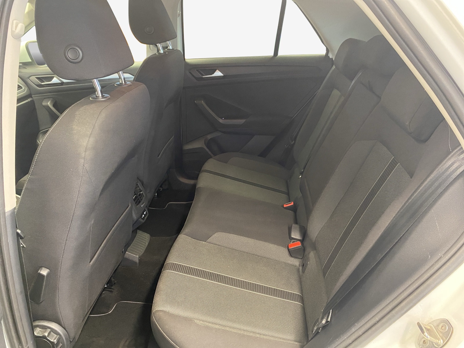 VW T-Roc 1.5 TSI EVO Life-image-11