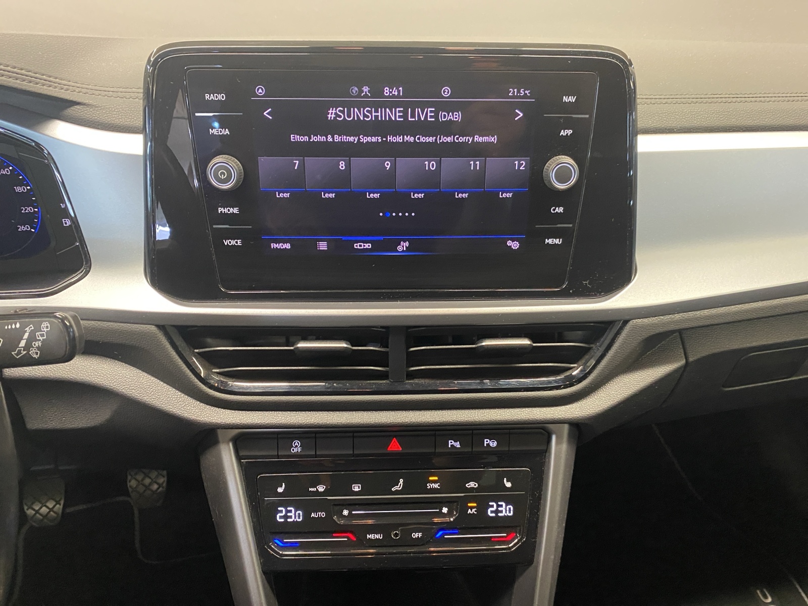 VW T-Roc 1.5 TSI EVO Life-image-10